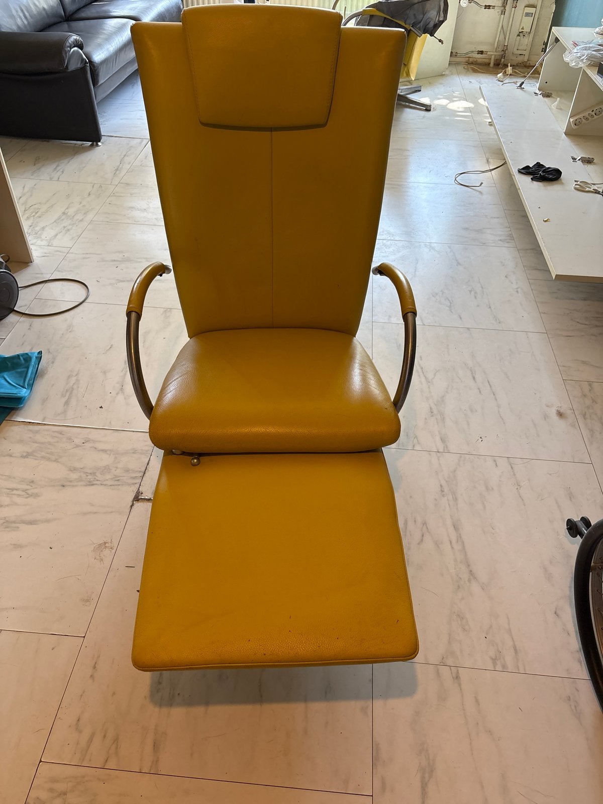 2 Gele fauteuils met voetenbank - Retro design, Ophalen, Gebruikt, Overige kleuren, Leer
