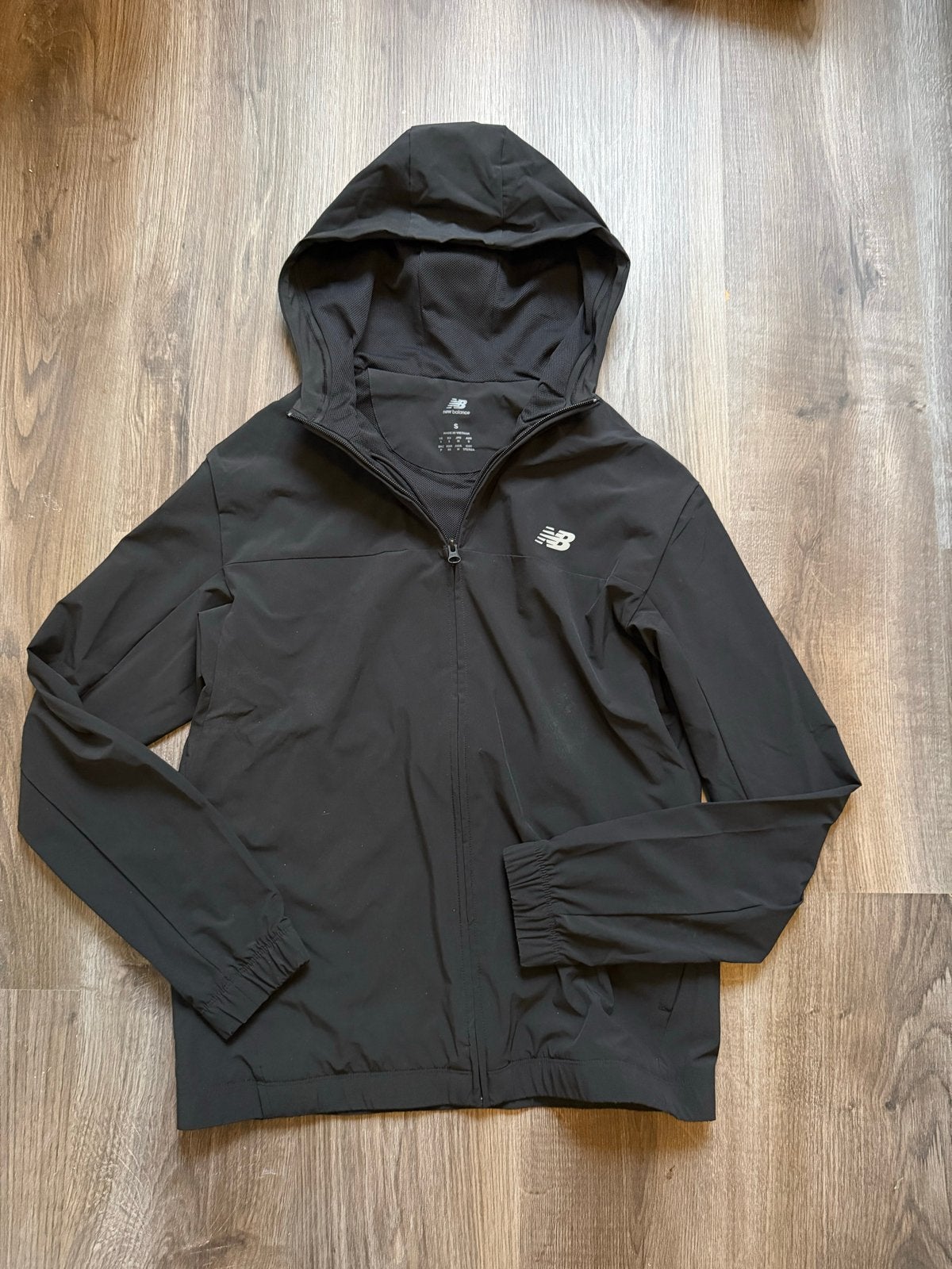 New Balance Zwart Sportjack Maat S, Zwart, Ophalen of Verzenden, Zo goed als nieuw, Hardlopen of Fietsen