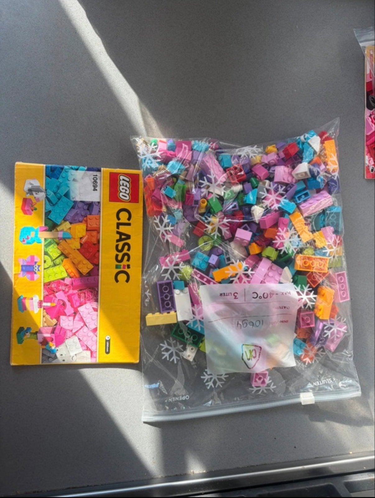 Lego Classic 10694 - Creatieve Regenboogdoos met instructies, Gebruikt, Lego, Ophalen of Verzenden, Inclusief instructies
