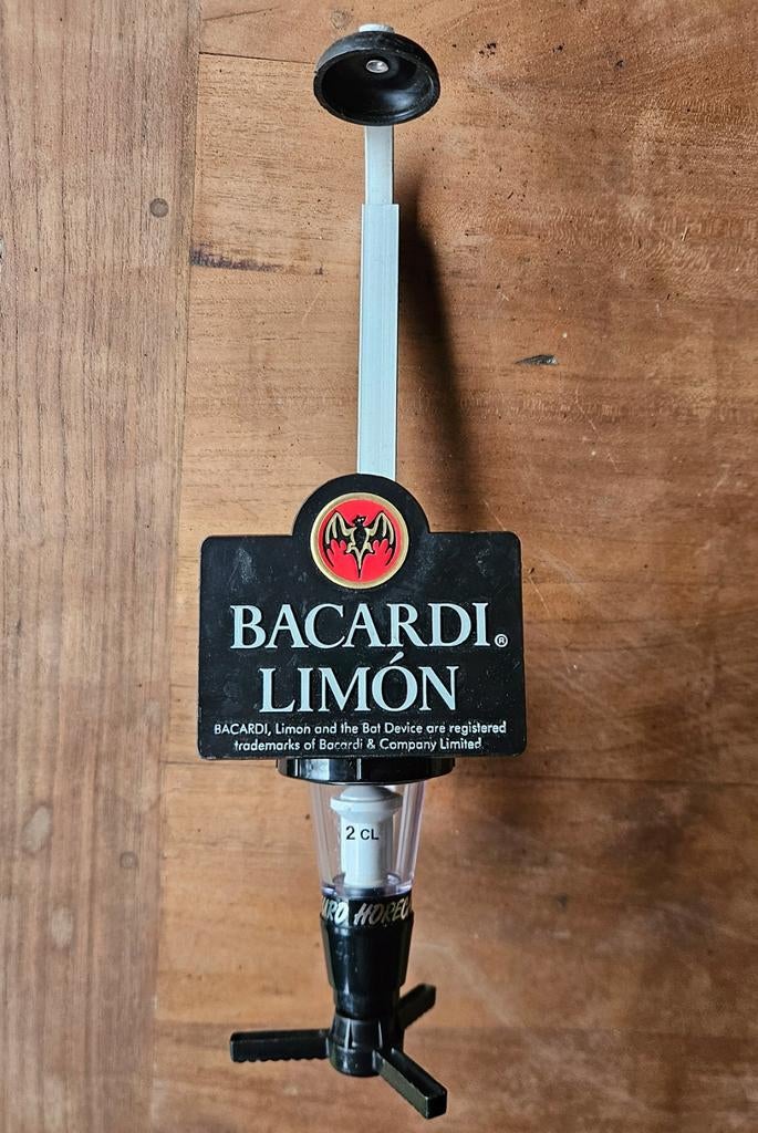 Bacardi Limon nondrip dispenser met flesbeugel, Ophalen of Verzenden, Gebruikt, Gebruiksvoorwerp