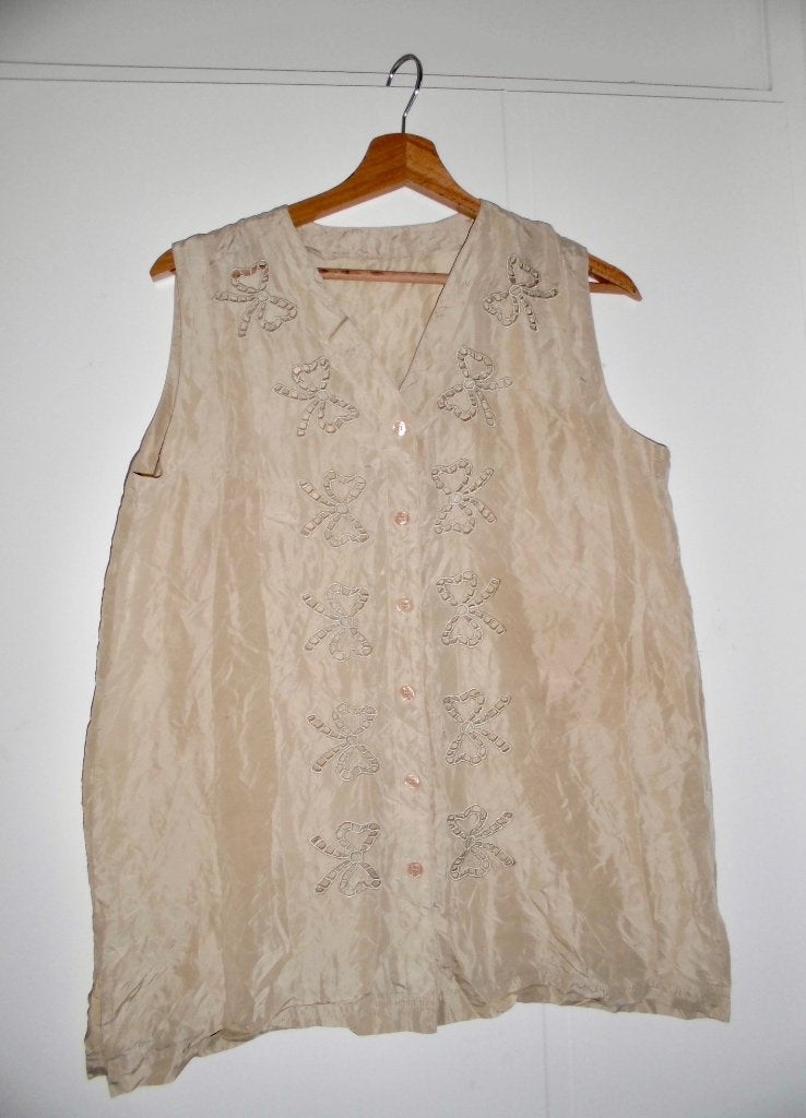 Zijden top vintage maat L, Kleding | Dames, Tops, Beige, Maat 42/44 (L), Ophalen of Verzenden, Zo goed als nieuw