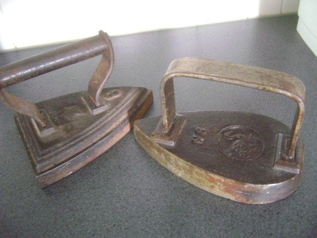 2 antieke strijkijzers, Antiek en Kunst, Ophalen of Verzenden