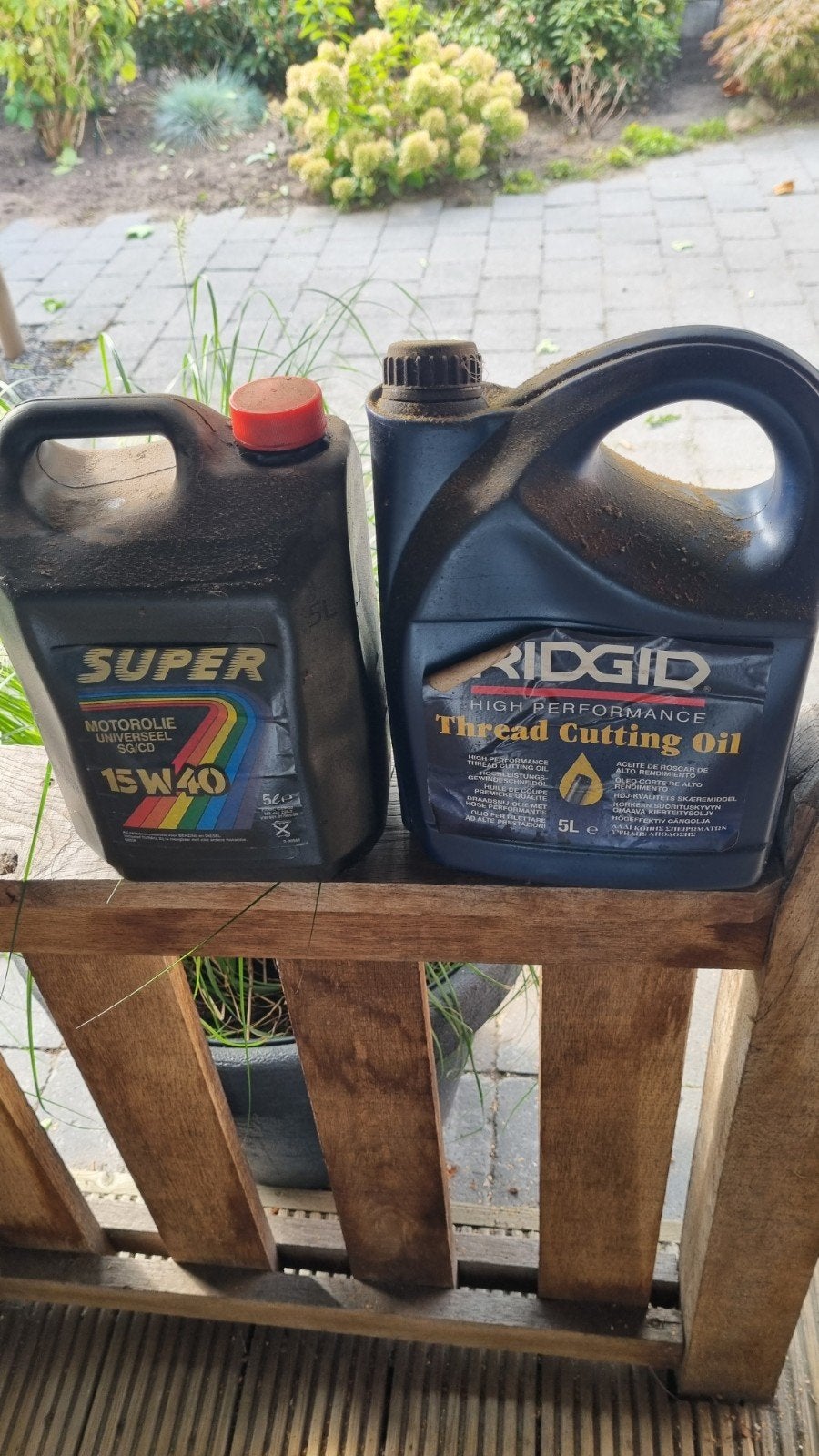 Snijolie en motorolie 15W40 - 5 liter jerrycans, Ophalen