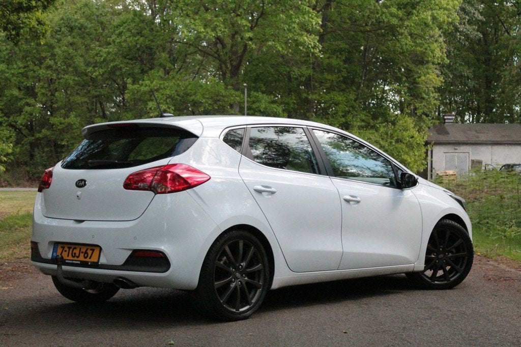 Kia cee'd 1.6 GDI Business Pack | Camera | Trekhaak | Navi, Auto's, Voorwielaandrijving, Euro 5, Gebruikt, 4 cilinders