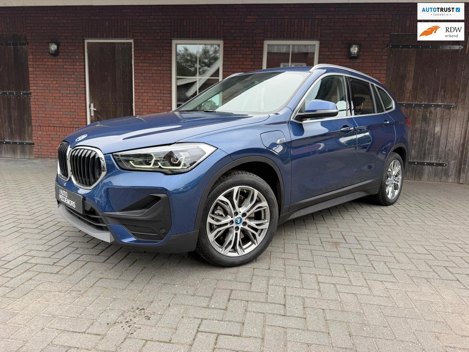 BMW X1 XDrive25e PHEV Executive| Camera| LED| DAB, Auto's, 8 kWh, Gebruikt, Automatische klimaatregeling, Blauw