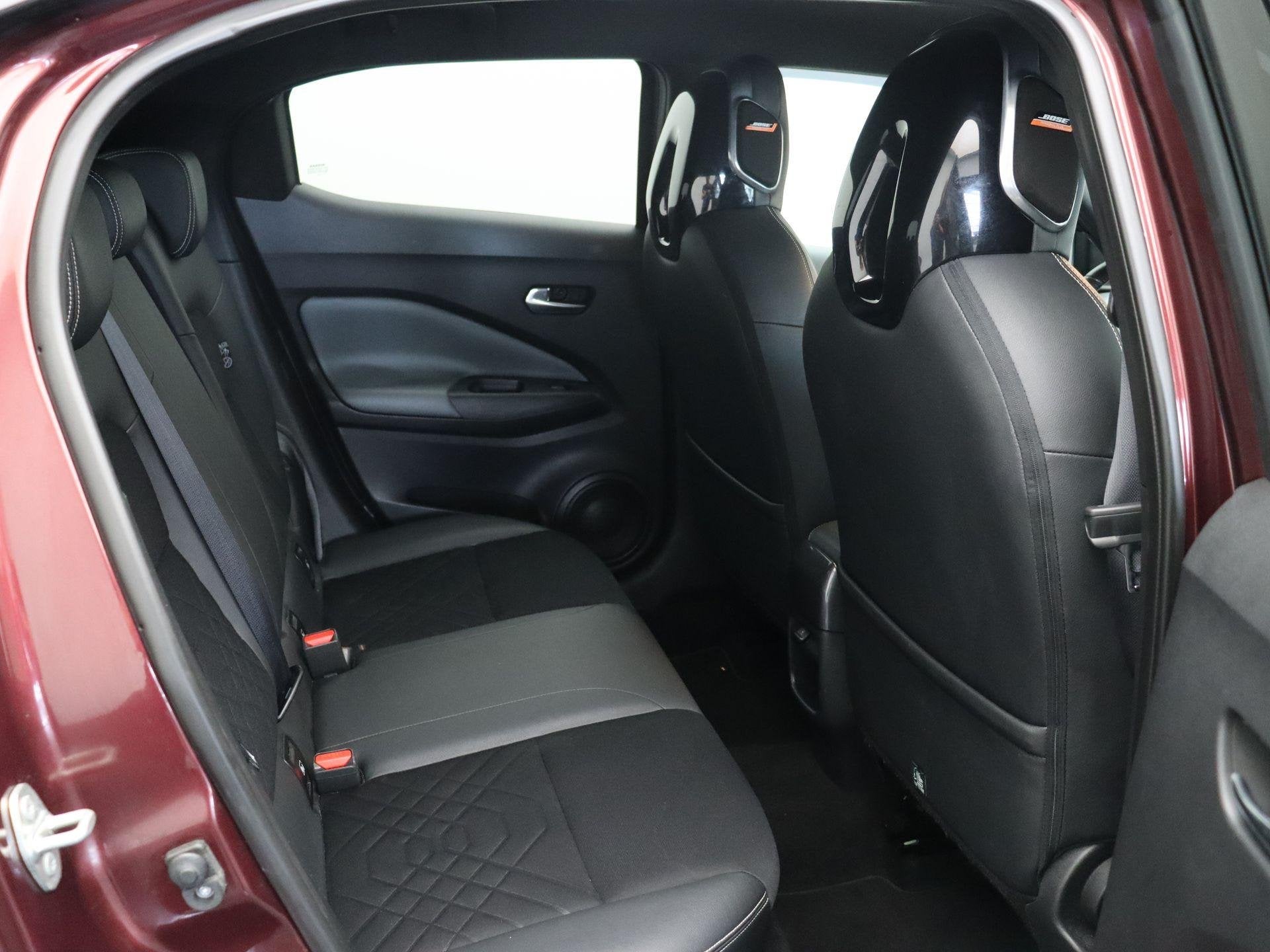 Foto 7 van Nissan Juke 1.0 DIG-T Tekna | Trekhaak | Stoelverwarming | B