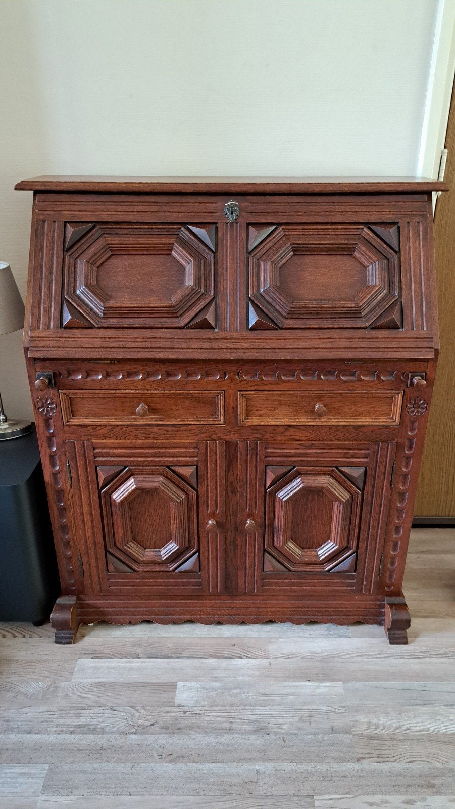 Secretaire, Ophalen