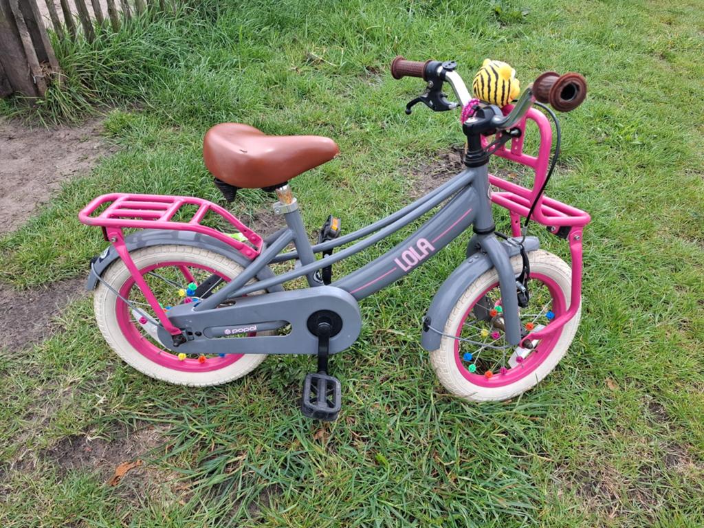 Lola kinderfiets 14 inch met lichte gebruikssporen, Zijwieltjes, Velgrem, Lola, Ophalen of Verzenden