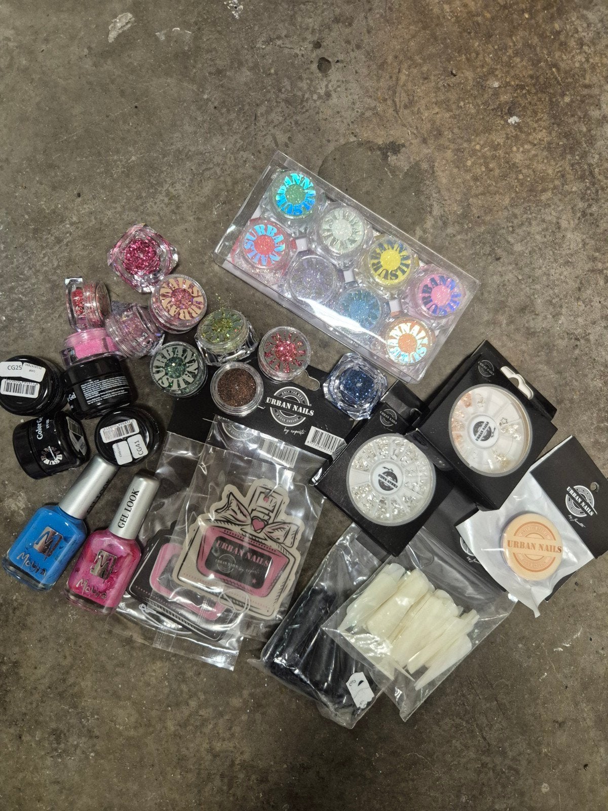 Nieuw nailart pakket urban nails en moyra nagelproducten 2, Overige kleuren, Nieuw, Ophalen of Verzenden, Handen en Nagels