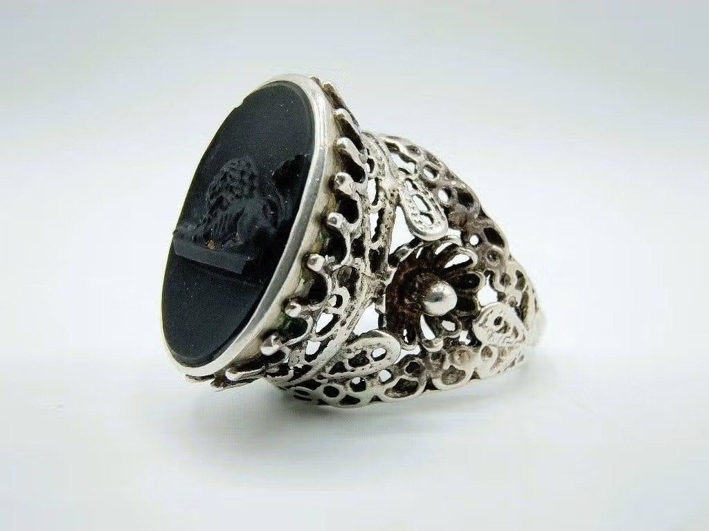 Zilveren trompet ring met leeuw in onyx, 18 mm, 18 tot 19, Info@zilverwebsite.nl, Verzenden, Zo goed als nieuw
