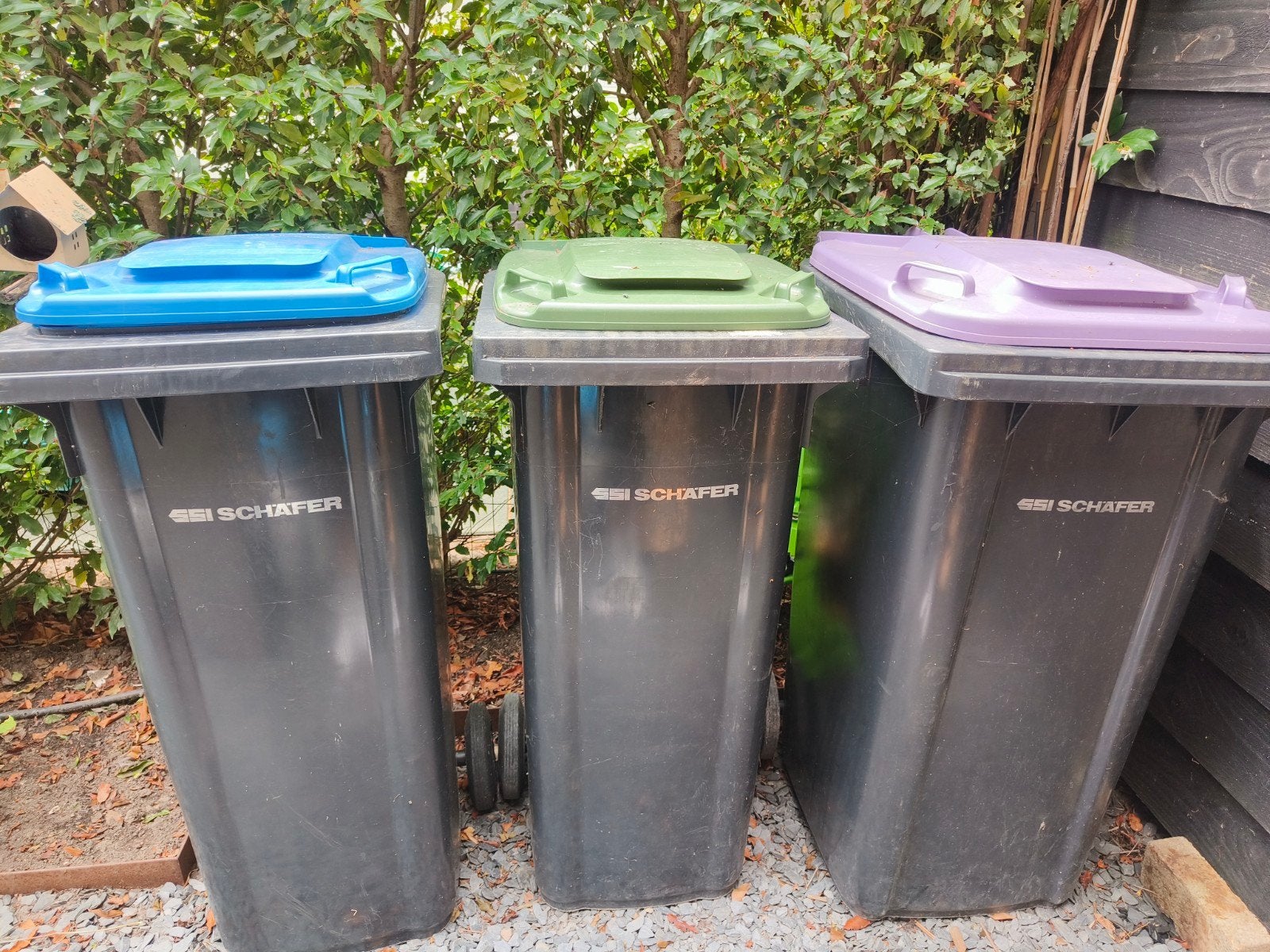 Prullenbakken schoonmaken!, Ophalen