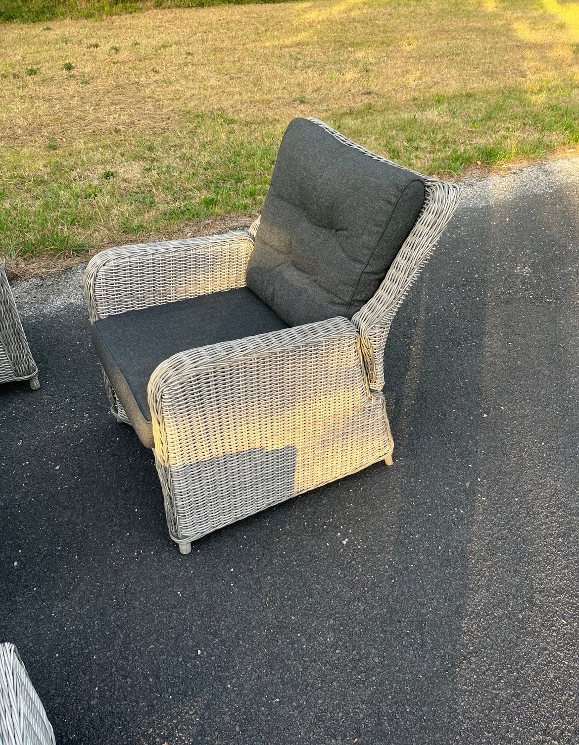 Foto 8 van Prachtige Luxe Loungeset met verstelbare rugleuning