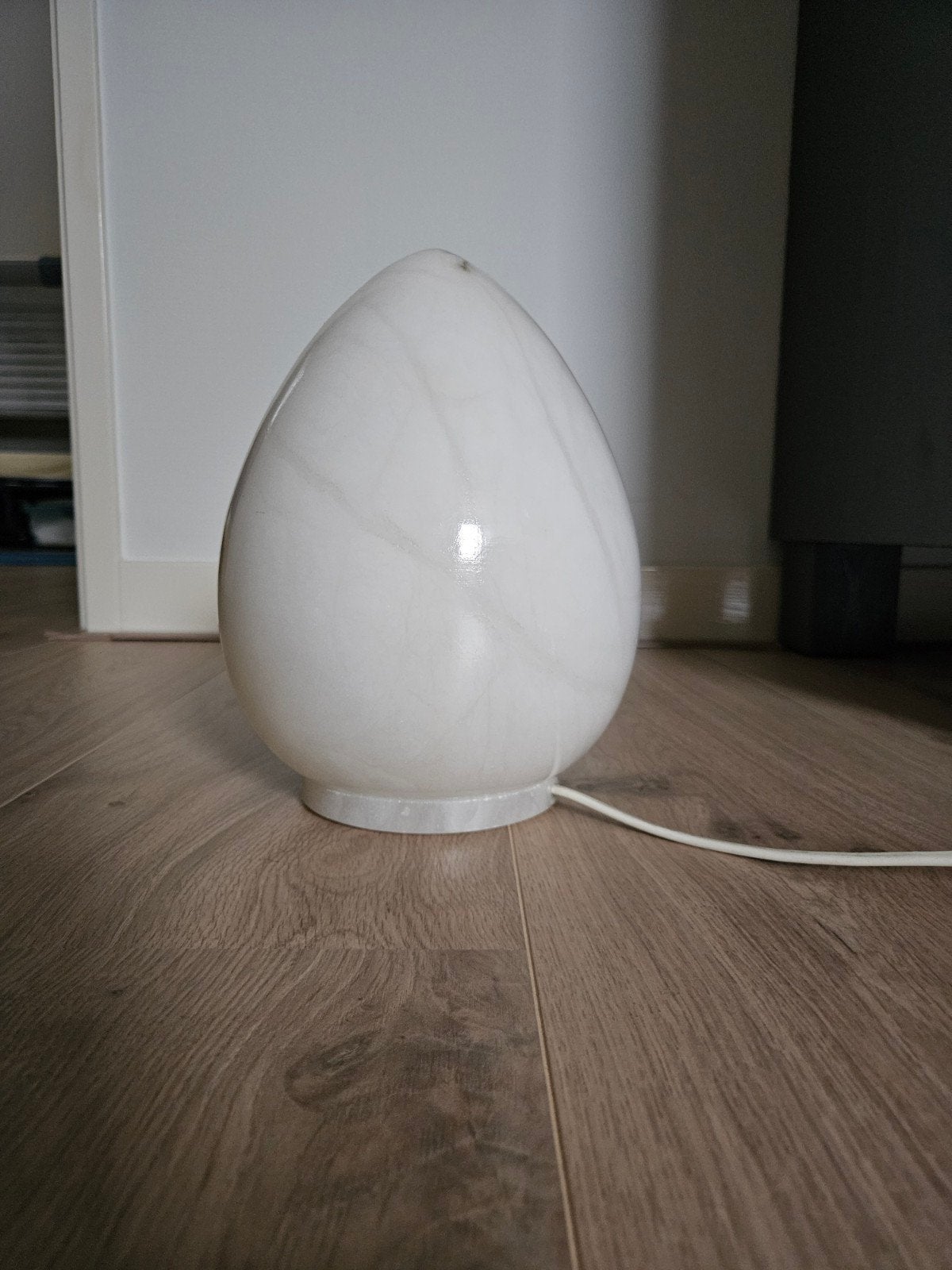 Wit marmeren ( of albasten) lampje in ei-vorm., Ophalen, Natuurlijk materiaal, Overige stijlen, Wit