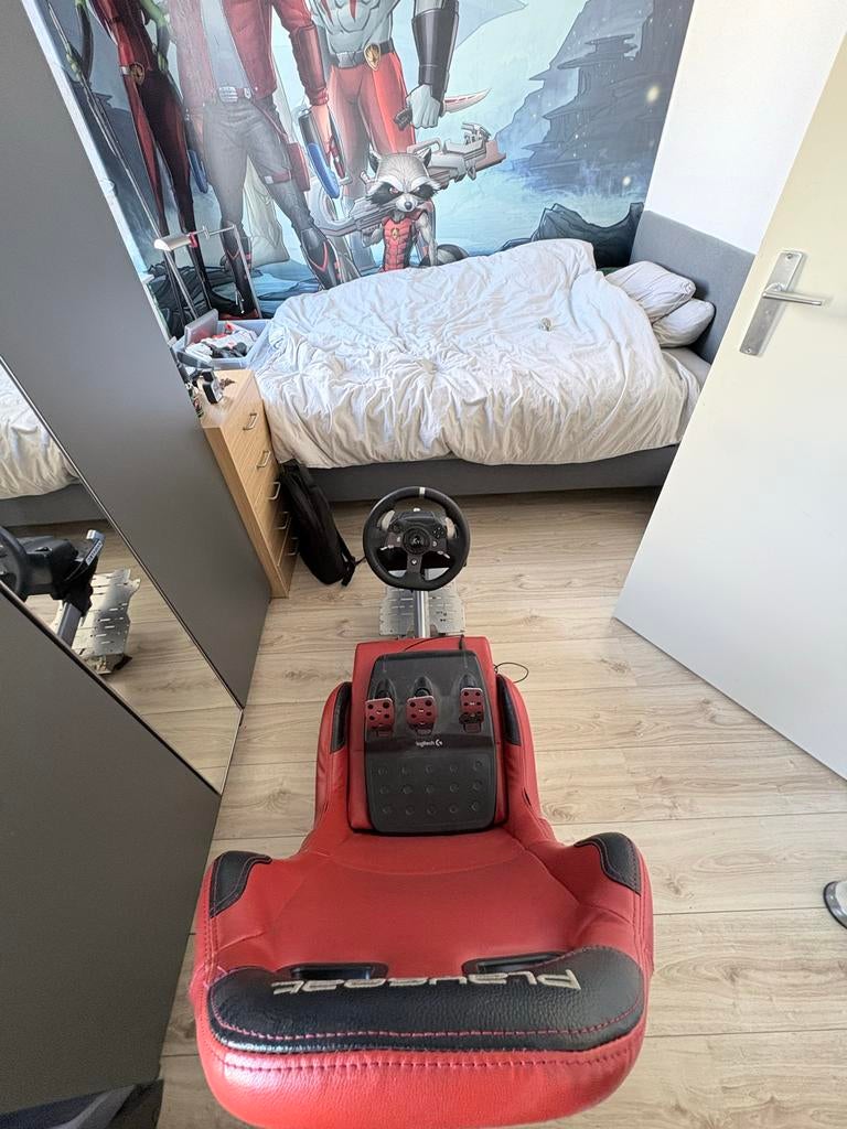 Playseat met Logitech G920 racestuur voor Xbox/PC, Spelcomputers en Games, Spelcomputers | Overige Accessoires, Gebruikt, Racestoel