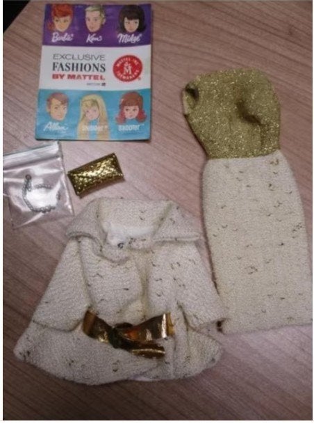 1965 BARBIE ON THE AVENUE NM/M staat, Verzamelen, Poppen, Verzenden, Zo goed als nieuw, Kleertjes