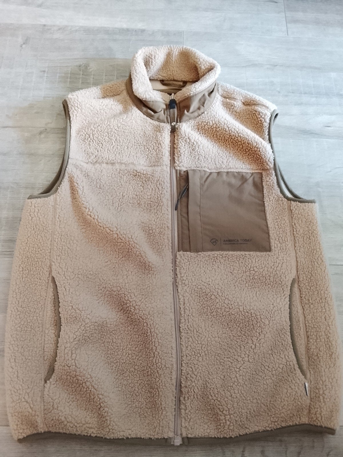 America Today bodywarmer - Beige teddy, Kinderen en Baby's, Kinderkleding | Maat 158, Ophalen of Verzenden, Nieuw, Jongen of Meisje