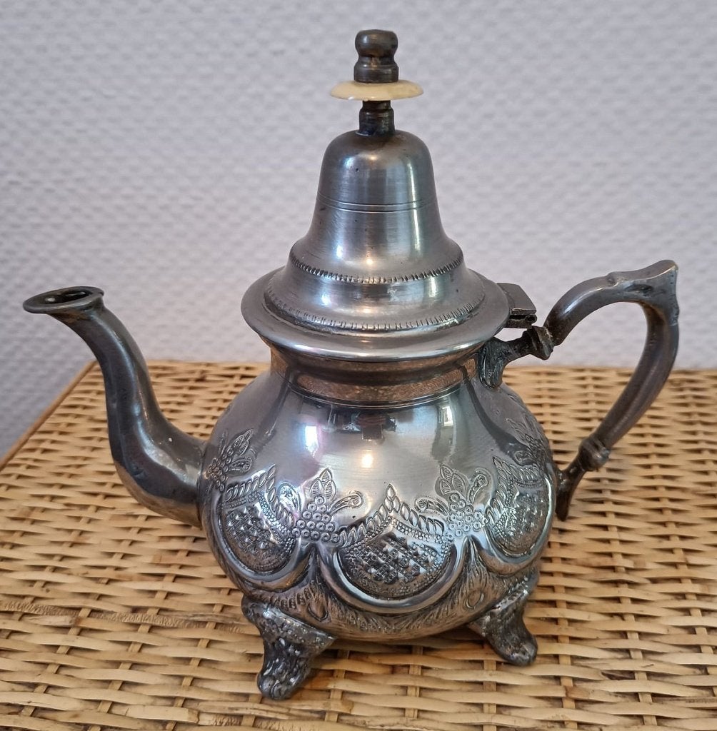 Marokkaanse theepot, Ophalen