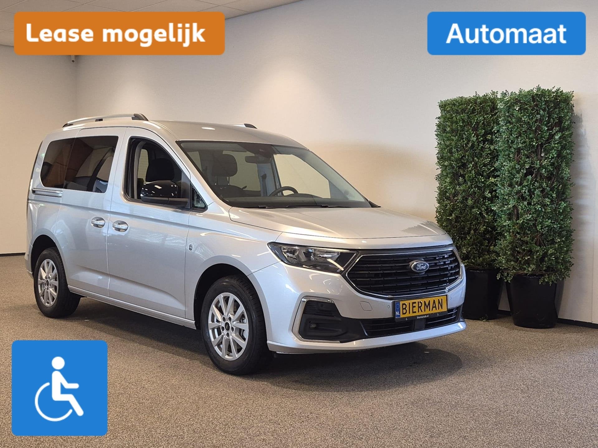 Ford Tourneo Connect L1 Rolstoelauto Automaat 3+1 of 5+0, Auto's, Automaat, 12 maanden, Stof, Zwart