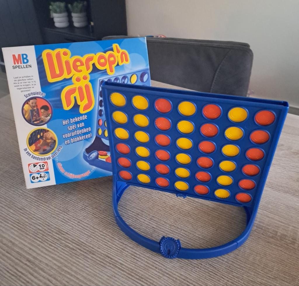 Vier op een rij, Hobby en Vrije tijd, Gezelschapsspellen | Bordspellen, Ophalen of Verzenden