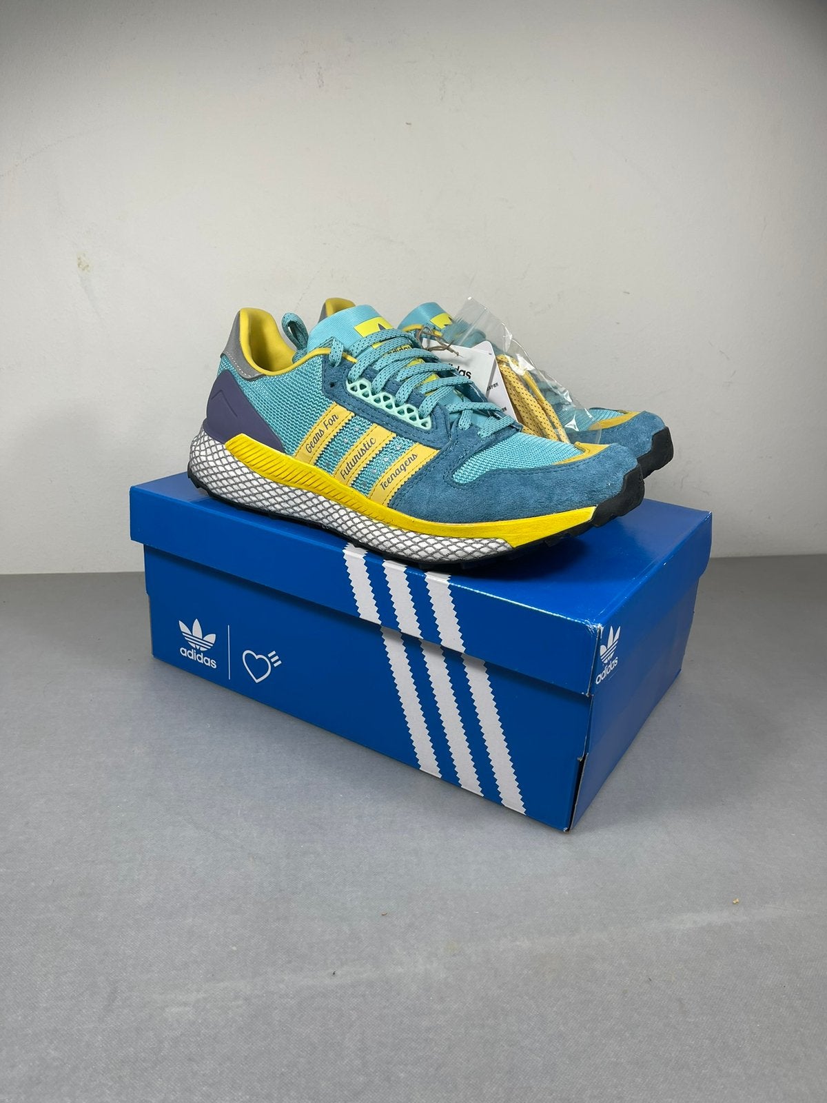 Adidas Questar 39 EU Nieuw, Kleding | Dames, Schoenen, Overige kleuren, Nieuw, Ophalen of Verzenden, Sneakers of Gympen