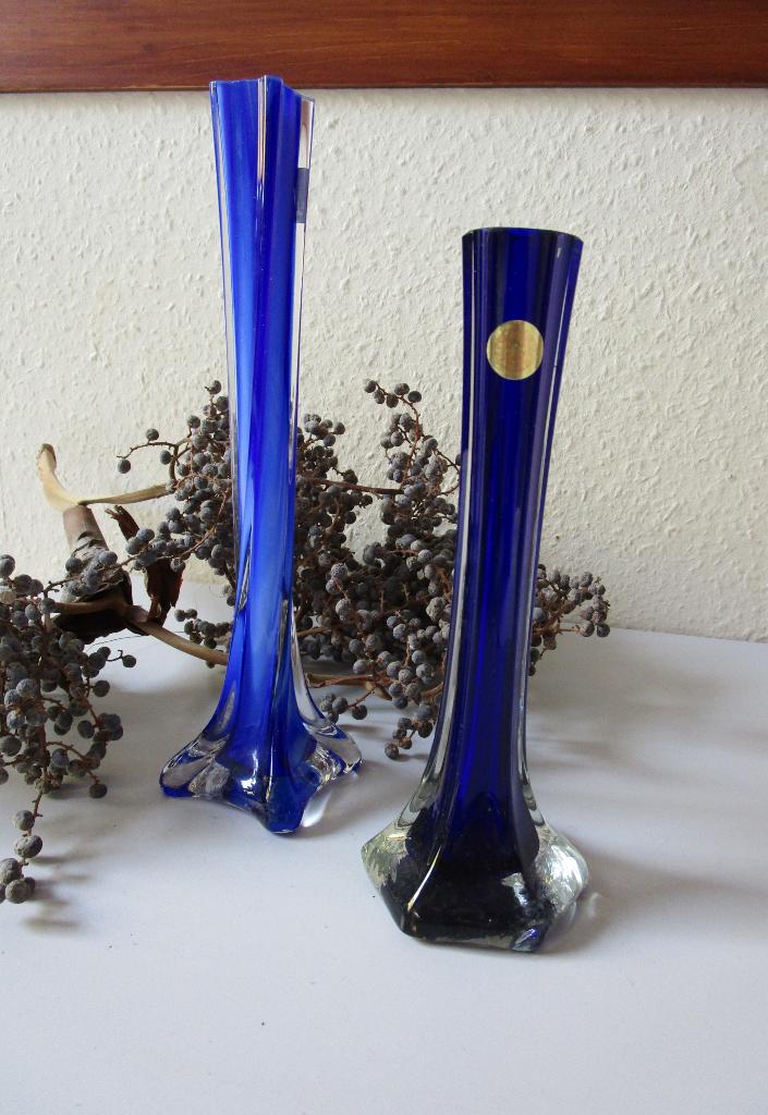 2 vazen, Huis en Inrichting, Blauw, Ophalen of Verzenden, Minder dan 50 cm, Glas