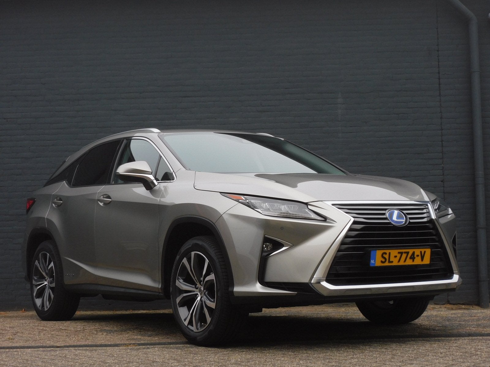 Lexus RX 450h 4WD Luxury Line TOPSTAAT! DEALER OND! STOELVER, Auto's, Automaat, Dealer onderhouden, Gebruikt, 2000 kg