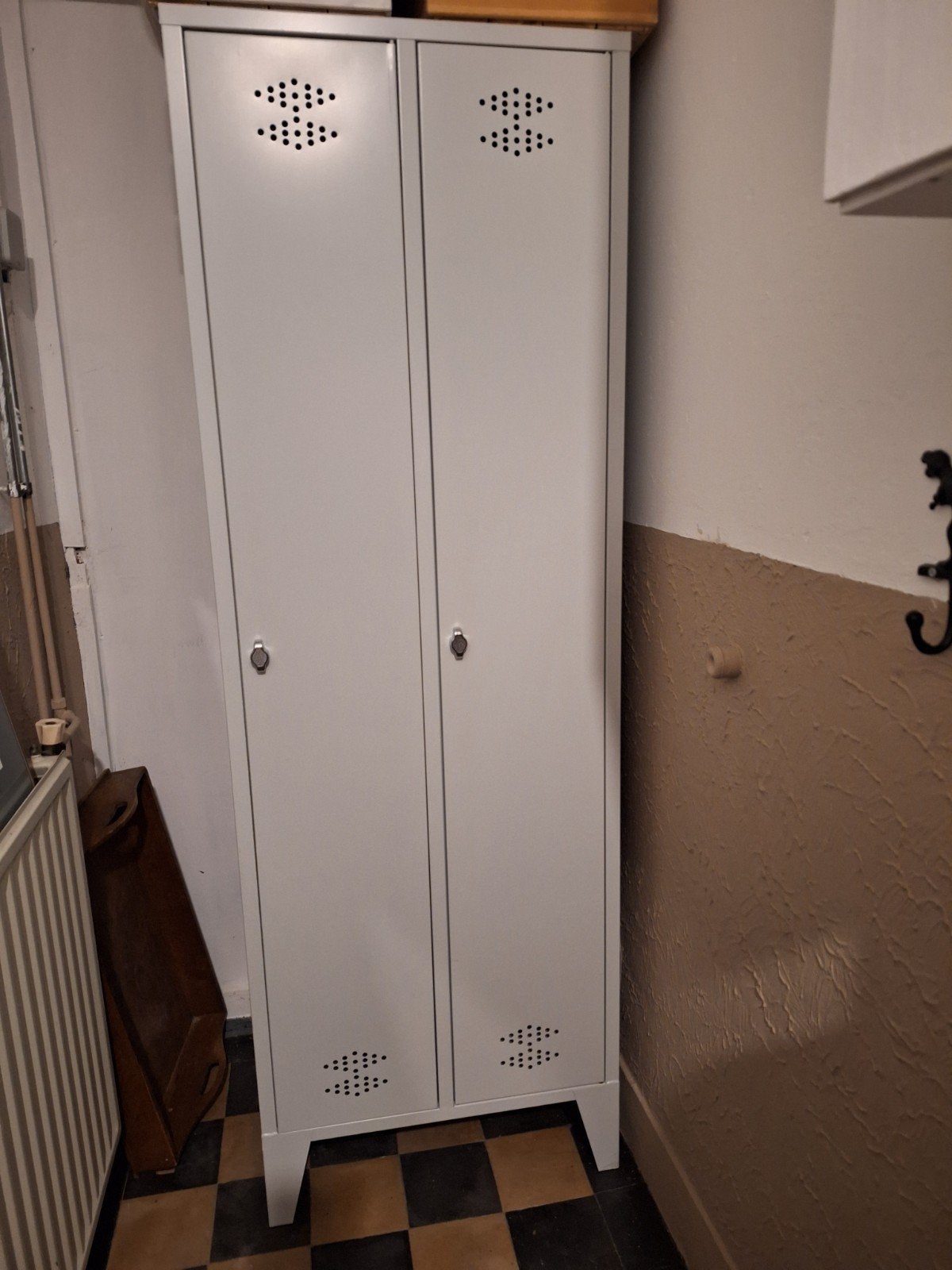 2x Metalen Lockers - Grijs en Zacht Roze, Ophalen, Gebruikt, Nvt, Nvt
