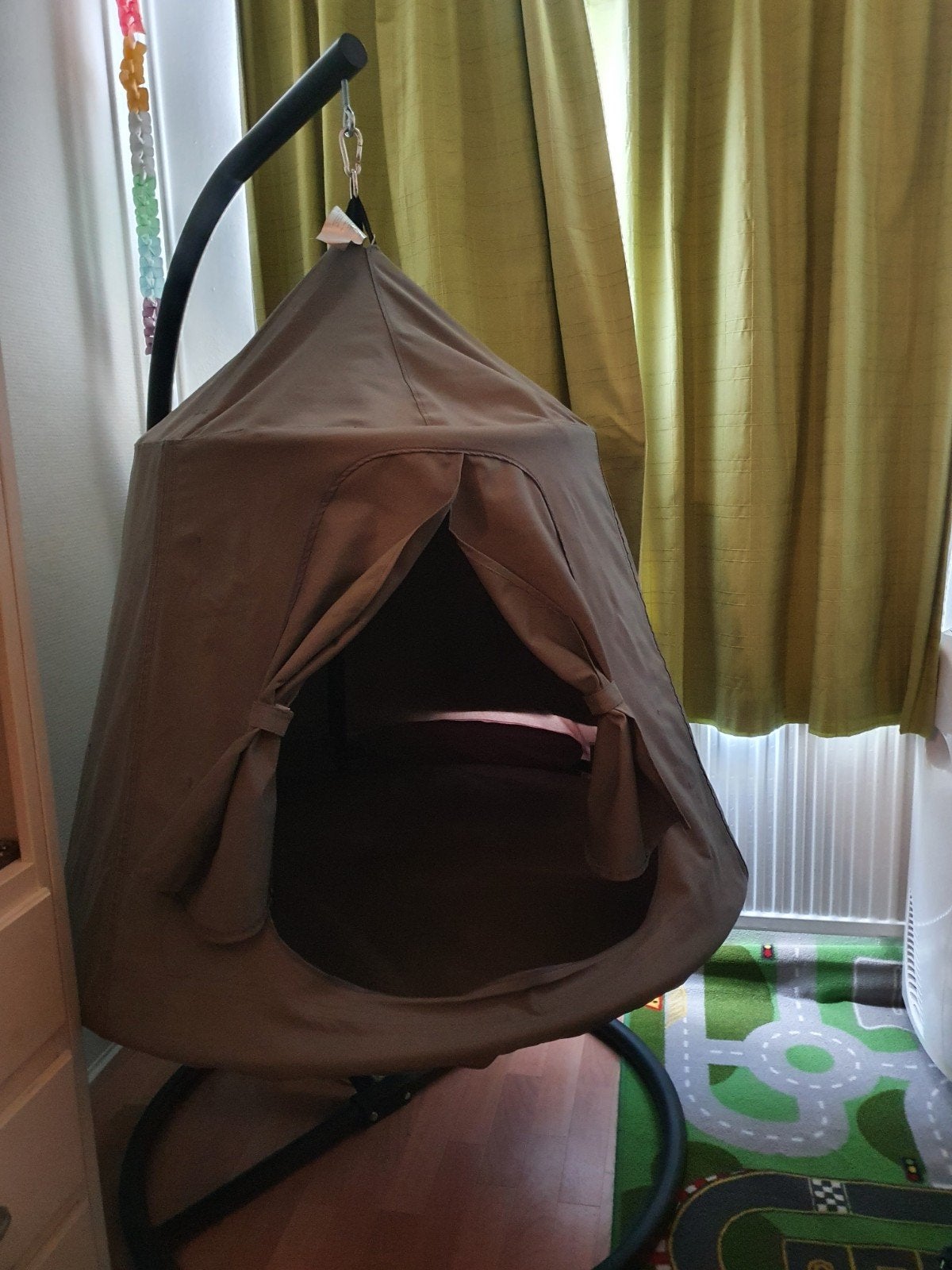 hangtent kind met standaard, Ophalen, Zo goed als nieuw