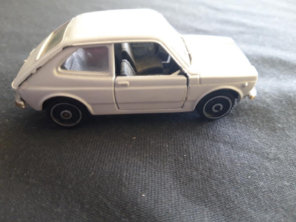 Fiat 127 wit – Polistil 1:43 - uitgave ca 1972, Hobby en Vrije tijd, Modelauto's | 1:43, Ophalen of Verzenden, Gebruikt, Auto