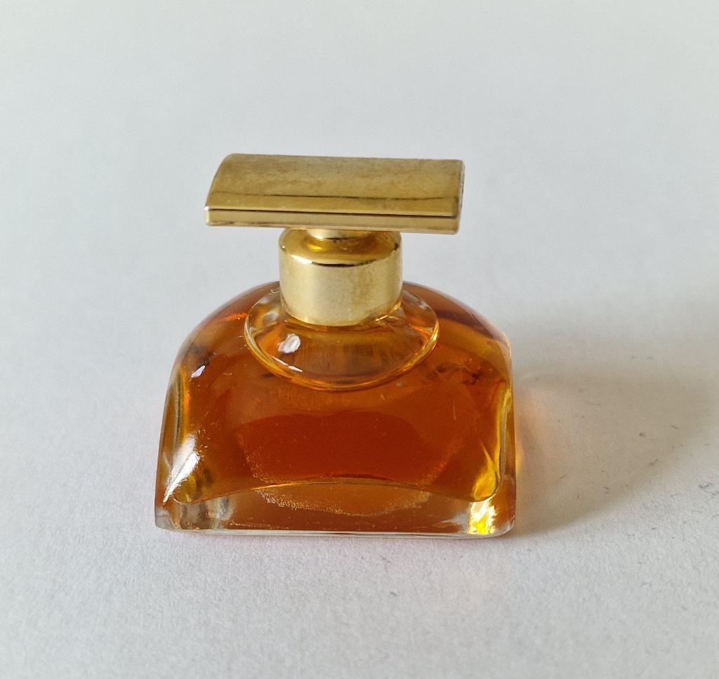 Miniatuur parfum flesje, Ophalen of Verzenden, Zo goed als nieuw, Miniatuur, Gevuld
