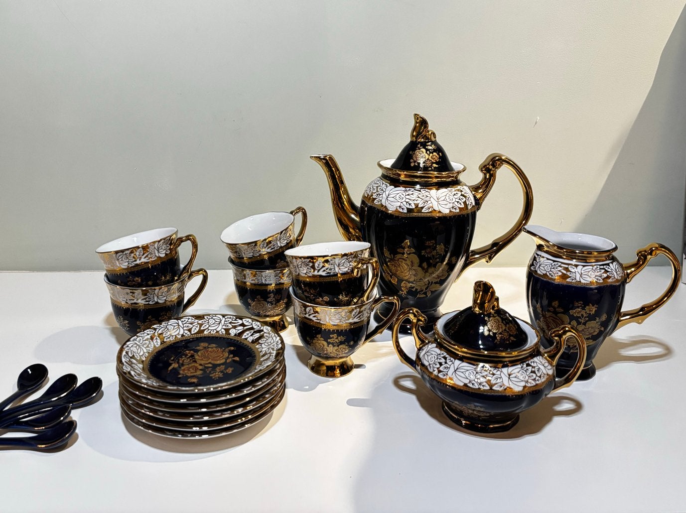 Kobaltblauw porselein koffie-/theeservies met gouddecoratie, Ophalen of Verzenden