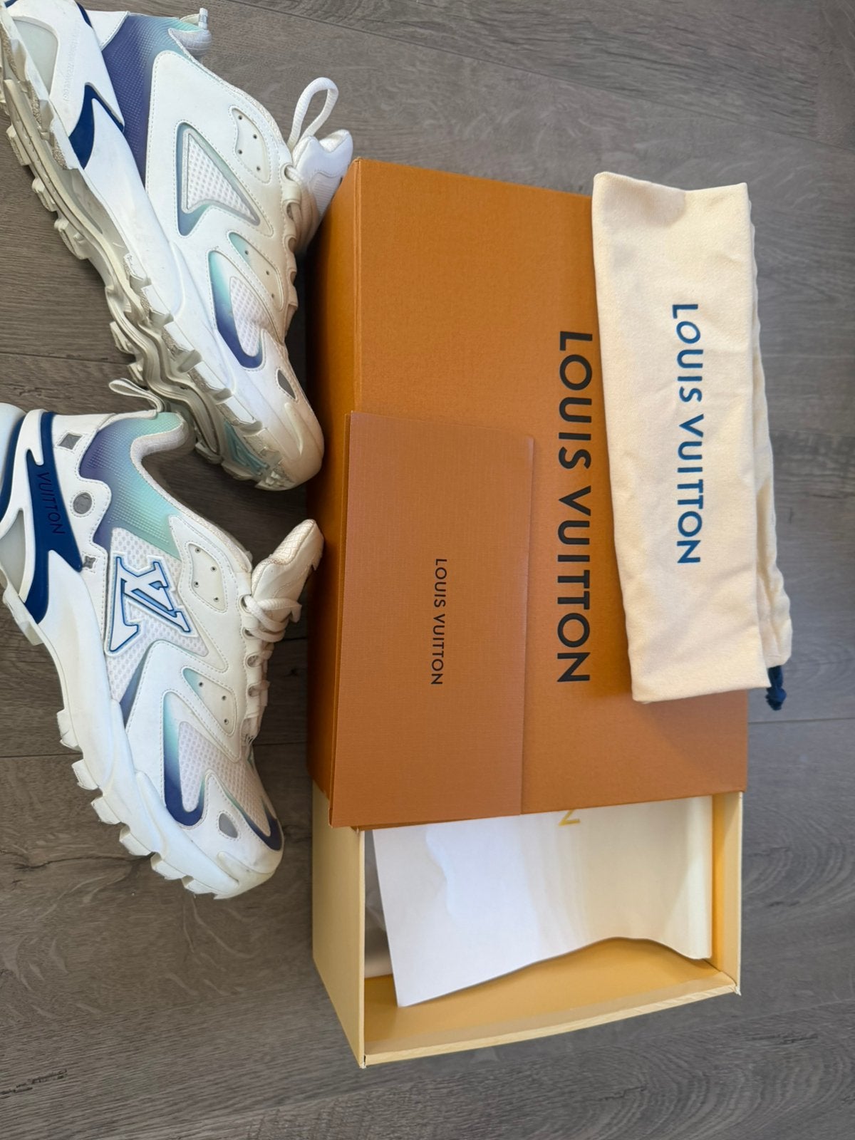 Lv tactics wit blauw, Ophalen of Verzenden, Zo goed als nieuw, Wit