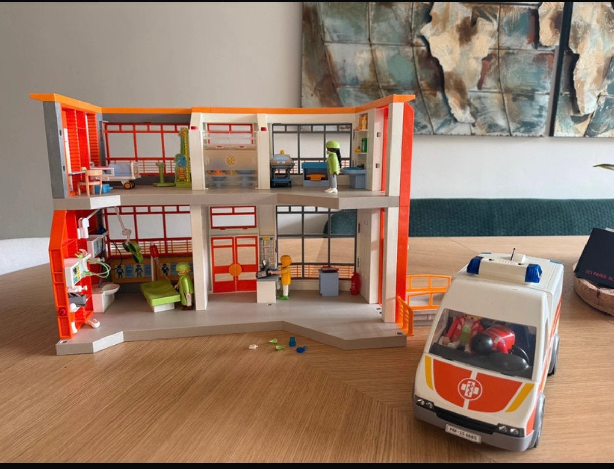 Playmobil ziekenhuis + ambulance set, Ophalen of Verzenden, Gebruikt, Poppenhuis