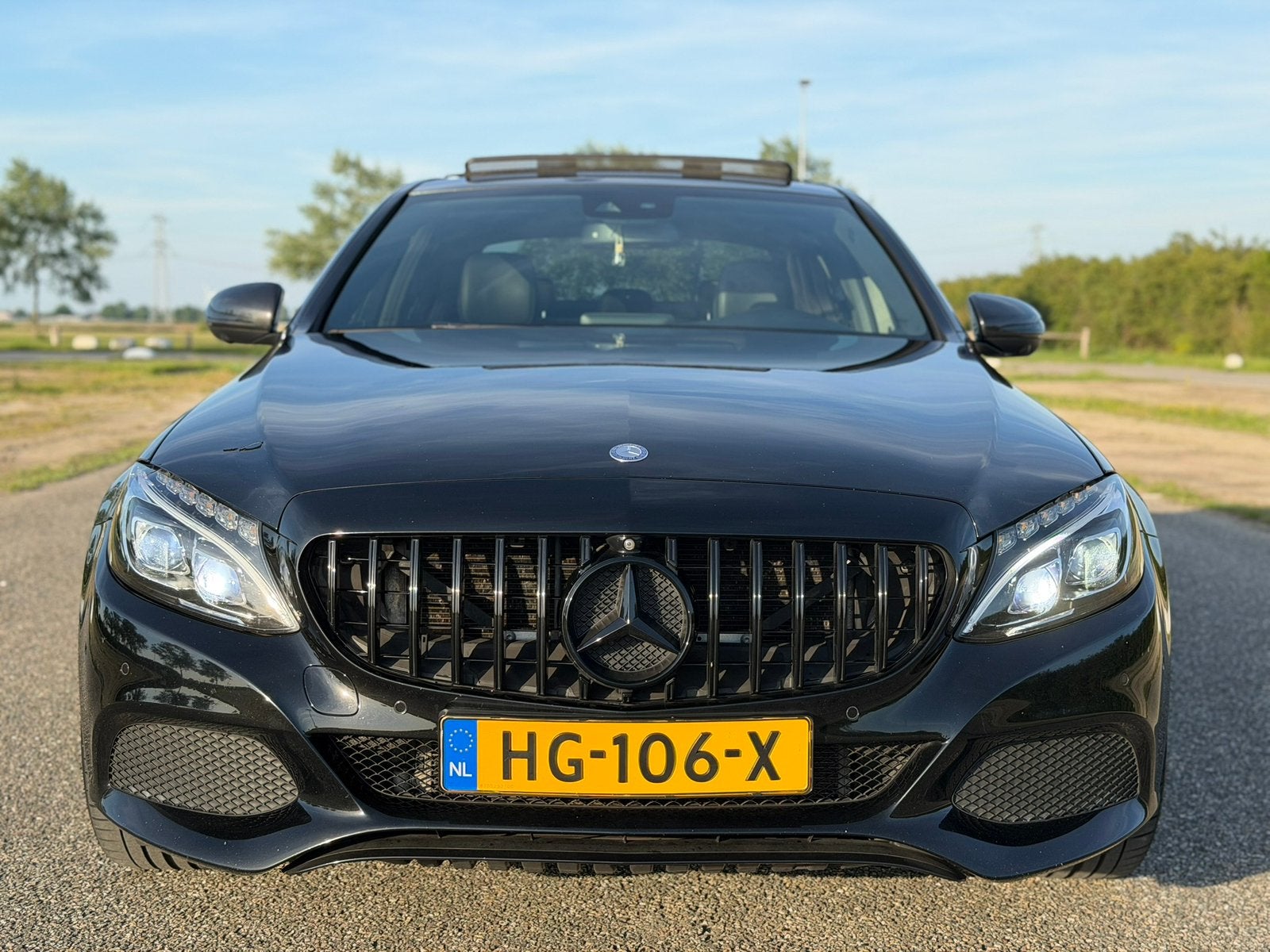 Foto 7 van Mercedes-Benz C350e 211PK | Pano | Burmester | 360 Camera