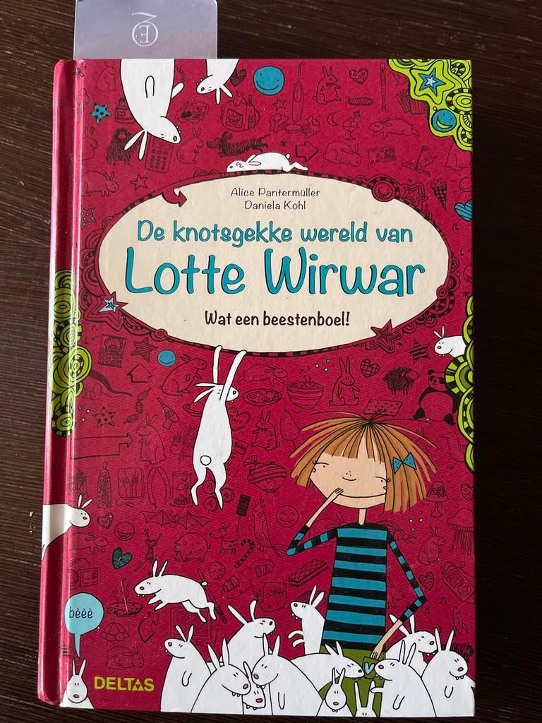 De knotsgekke wereld van Lotte Wirwar, Boeken, Ophalen of Verzenden, Zo goed als nieuw, Fictie algemeen
