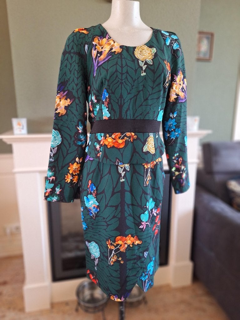 Eroke groen 2 delige look jurk IT 42 NL 38, Maat 38/40 (M), Verzenden, Zo goed als nieuw, Knielengte