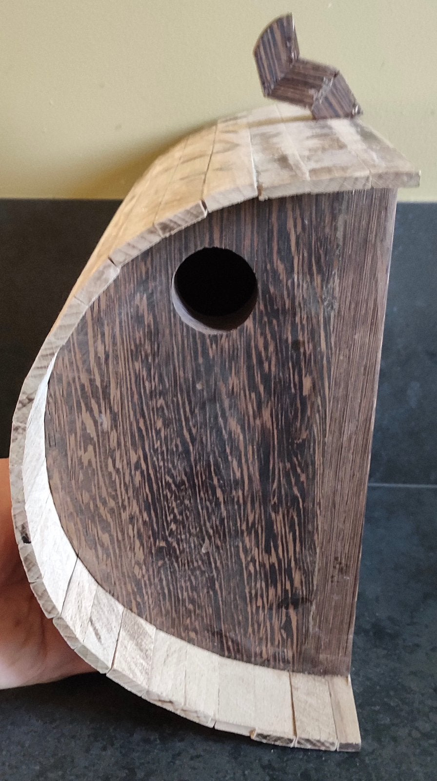 Hardhouten vogelhuis gat 32 mm voor grote mezen, Tuin en Terras, Vogelhuisjes en Vogelbaden, Ophalen of Verzenden, Zo goed als nieuw