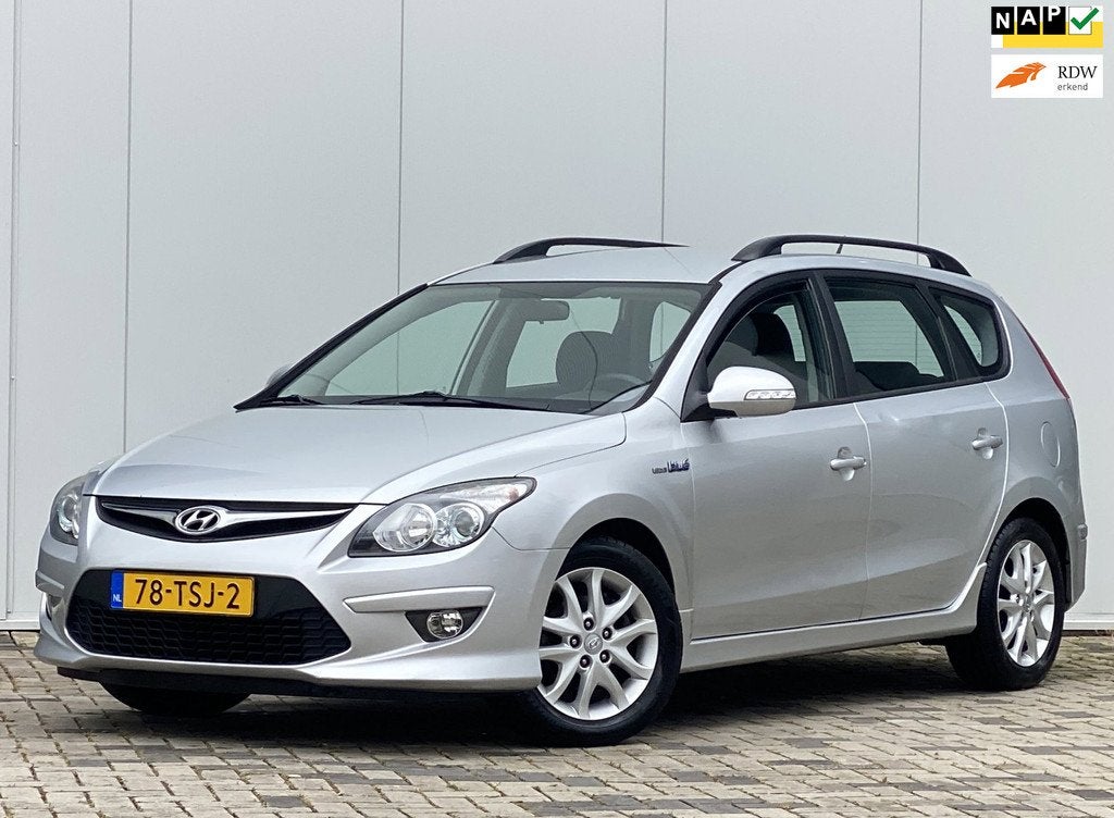 Hyundai I30 CW 1.6i i-Motion Airco in perfect technisch staa, Auto's, Euro 5, Automatische klimaatregeling, Gebruikt, 1591 cc
