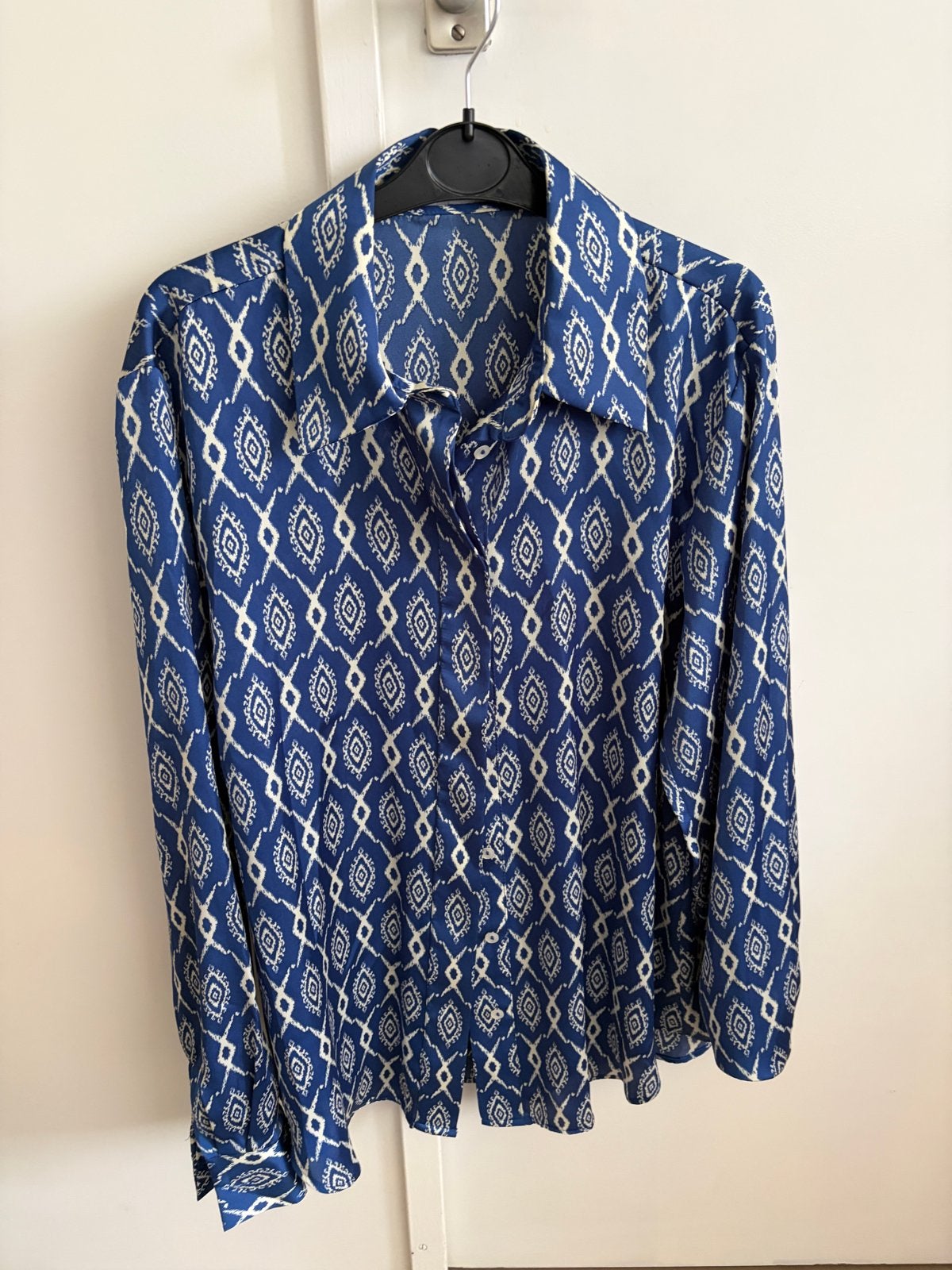 Zara blouse met blauw-wit patroon, maat S, Ophalen of Verzenden, Zo goed als nieuw, Maat 36 (S), Blauw