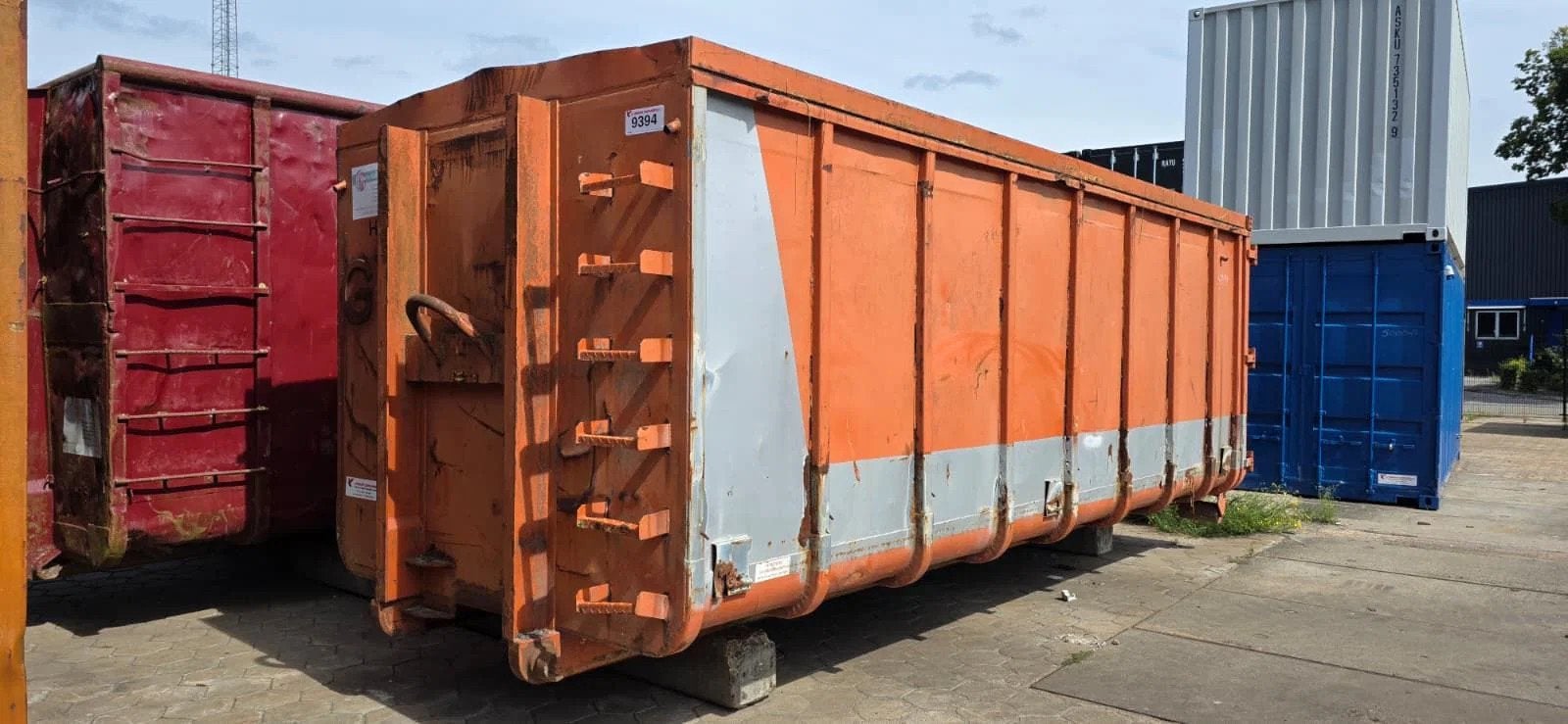 VERNOOY AFZETCONTAINER 9394 30M3, Dave Vernooij, Dave@vernooy.nl, Kellensedwarsweg 9
4004 JC  Tiel, NL