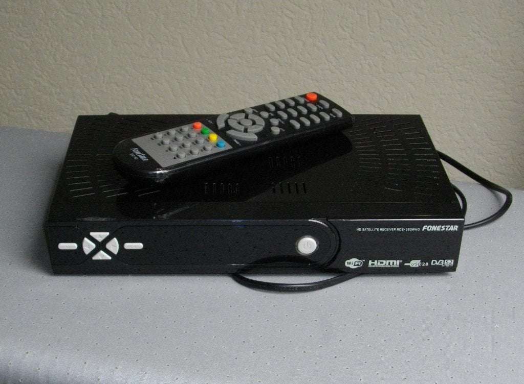 Fonestar RDS-583WHD - HD satellite receiver - defect, Ophalen of Verzenden, Niet werkend, (Schotel)antenne-accessoires, Overige merken