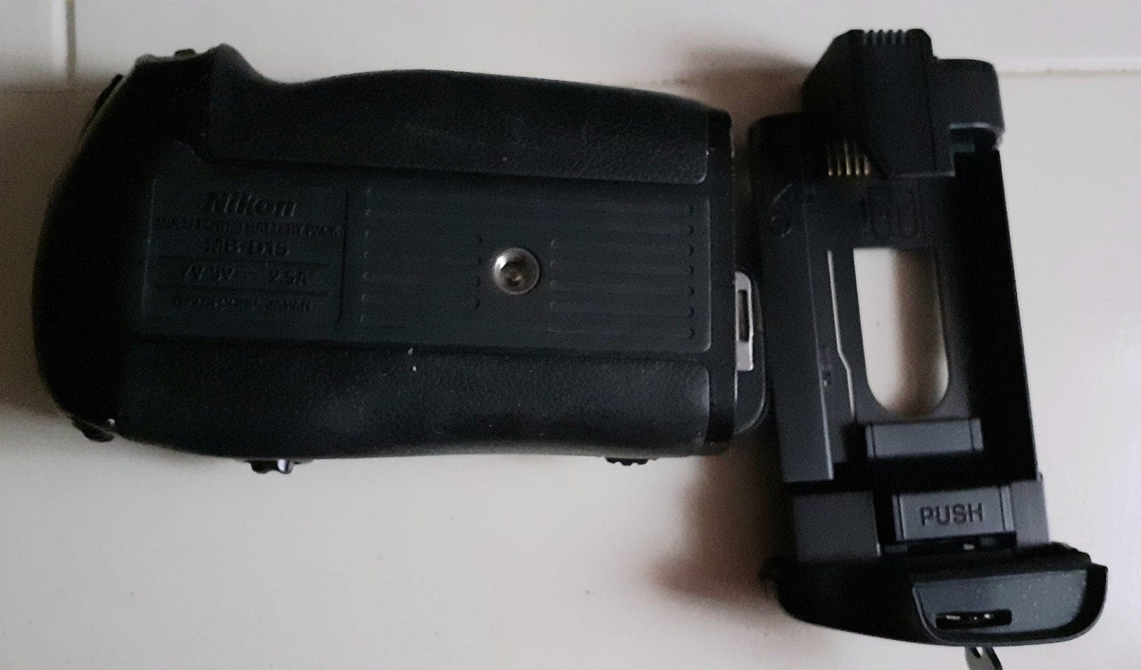 Nikon batterygrip dslr d7100/d7200 MBD15 Goed