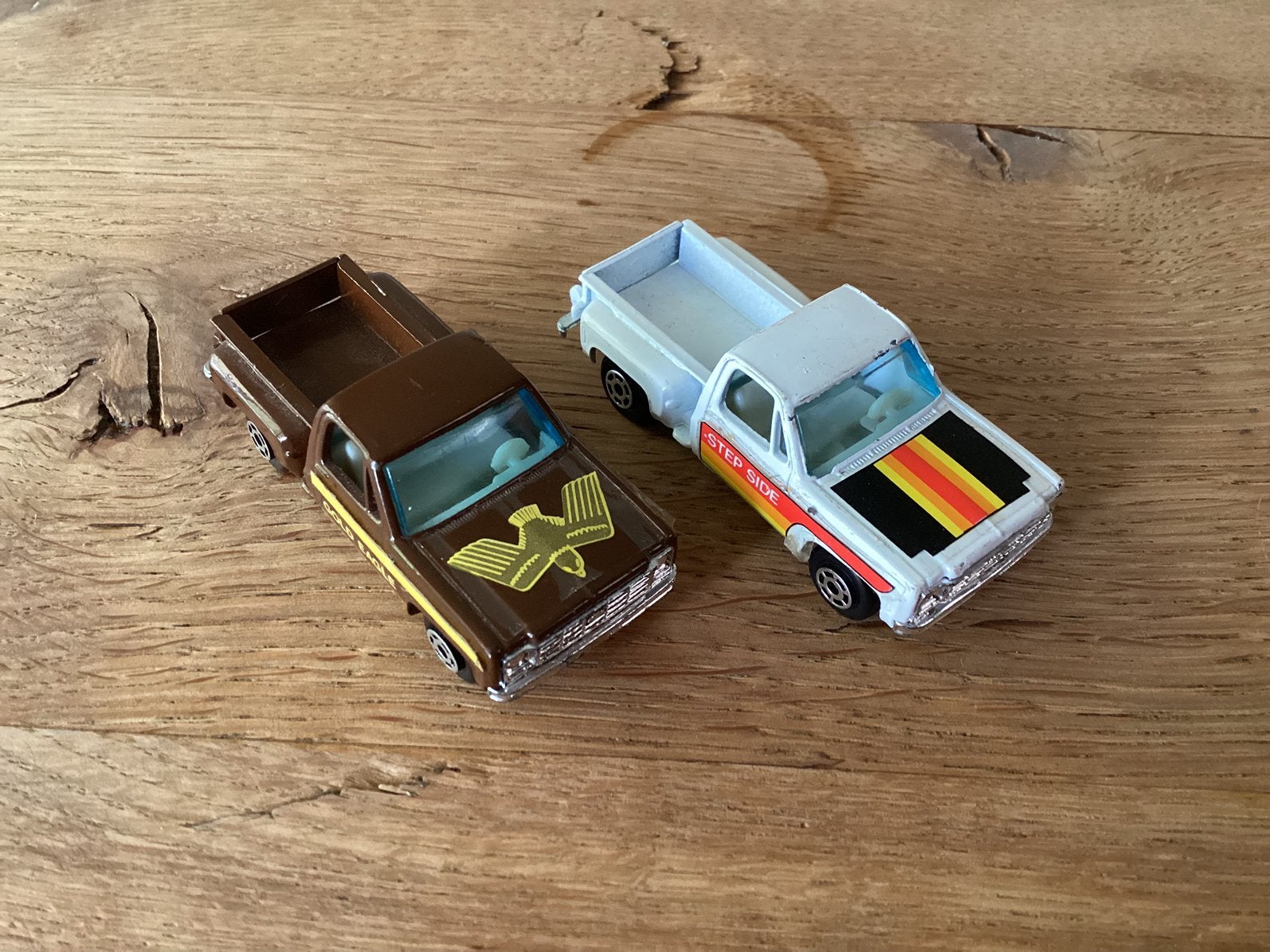 2x Yat Ming Chevrolet Stepside Pick-up 1:64 – Jaren ’70/’80, Ophalen of Verzenden, Zo goed als nieuw, Auto