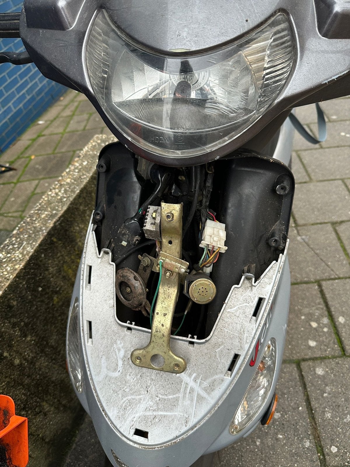 Peugeot V-Clic Scooter - Opknapper/Onderdelen MOET ZSM WEG, Fietsen en Brommers, Scooters | Peugeot, Ophalen, Gebruikt, Overige modellen