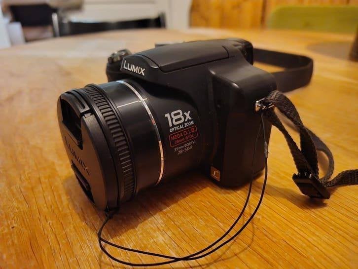 Panasonic Lumix DMC-FZ18 18x zoom met tas en lader, Gebruikt, Panasonic, Ophalen of Verzenden, Cameratas