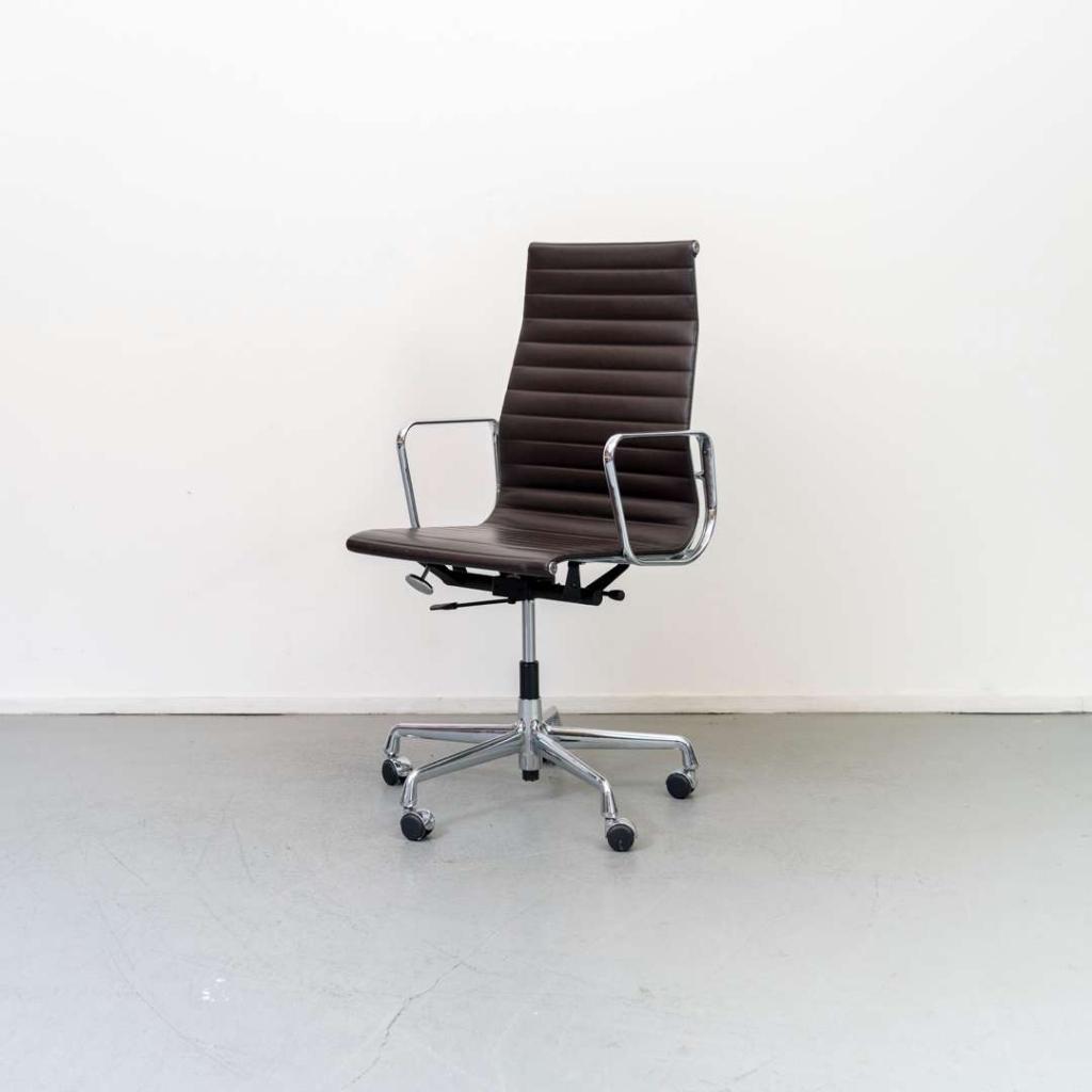 11x Vitra Eames EA 119 Bureaustoel Donkerbruin Leer – Chroom, Huis en Inrichting, Bureaustoelen, Niet ingevuld, Bruin, Niet ingevuld