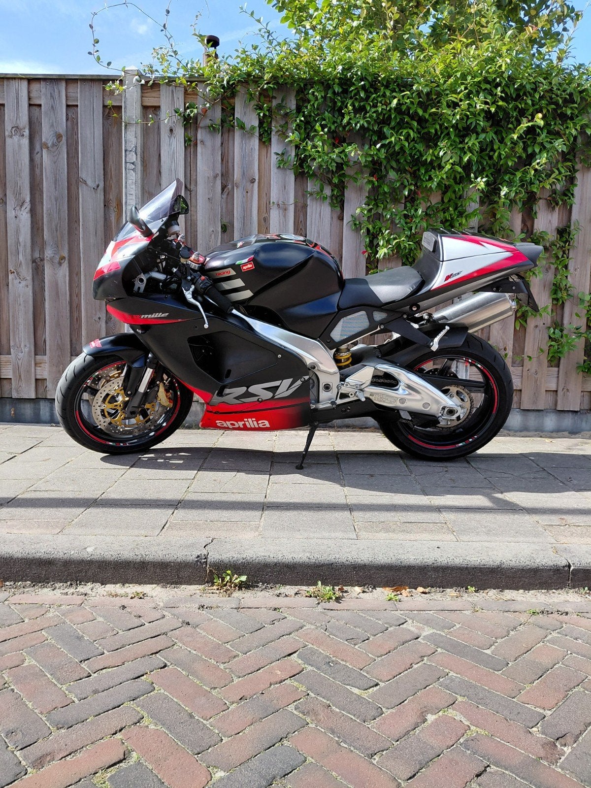 Aprilia RSV Mille 2003, 2 cilinders, Gebruikt, Super Sport, Particulier