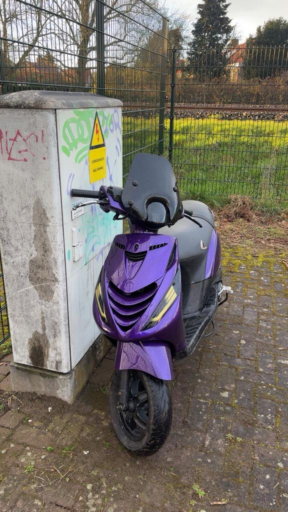 Piago zip 4takt brom, Fietsen en Brommers, Scooters | Piaggio, Ophalen of Verzenden, Zo goed als nieuw, Benzine, Zip