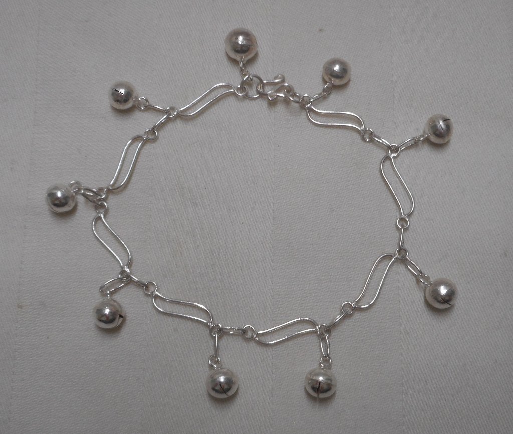 Zilveren armbandje met bedel belletjes nr.152, Verzenden, Zo goed als nieuw, Met bedels of kralen, Zilver