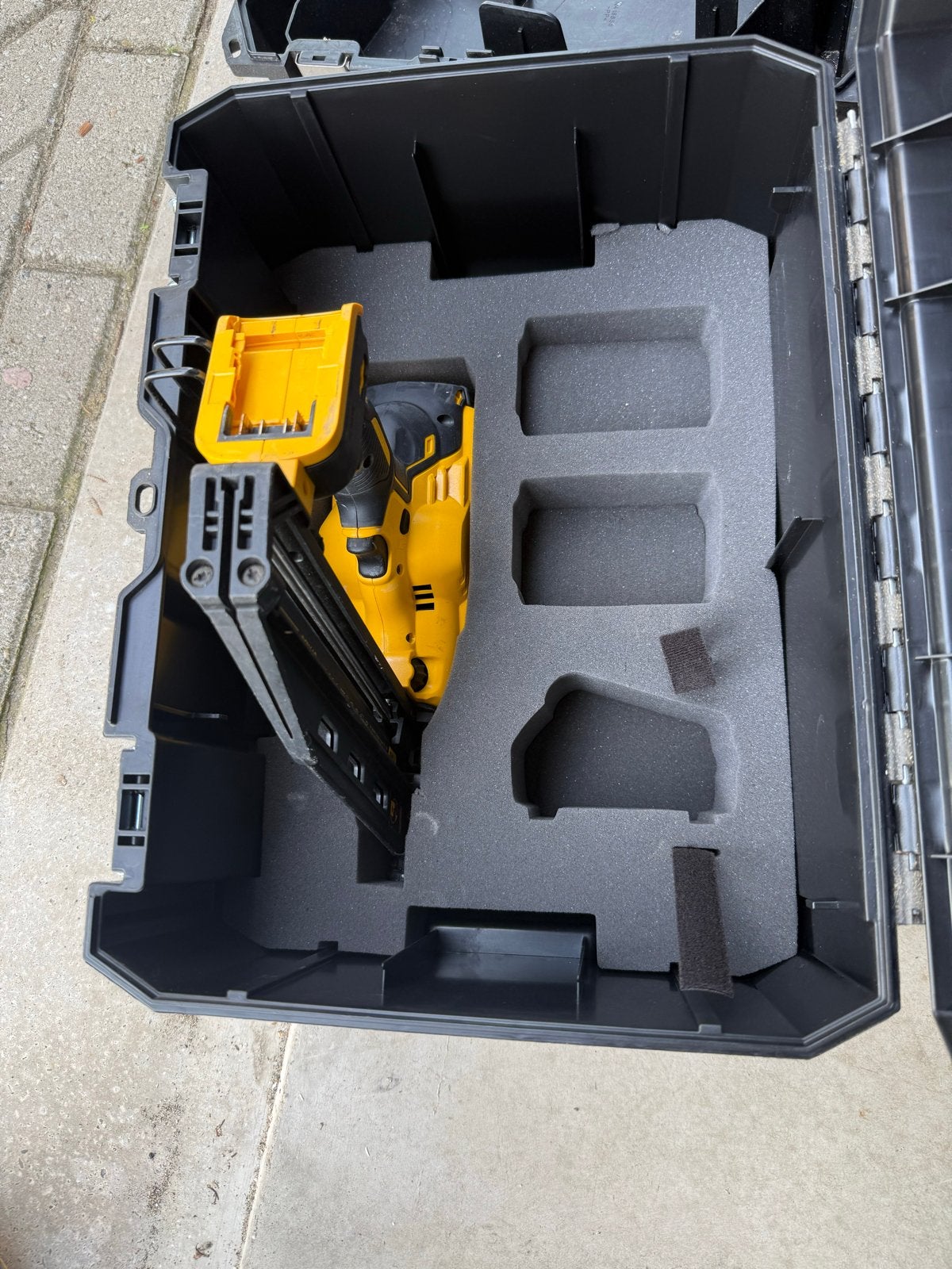 2x DeWalt DCN660NT Schiethamers (Body's), Ophalen, Gebruikt, Tacker/nietmachine, DeWalt